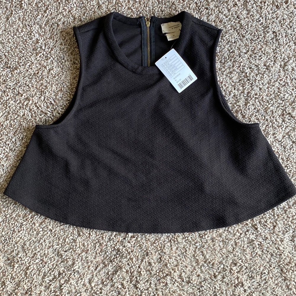 Cute black tank crop
